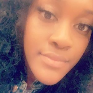 Meet your Posher, Ayanda